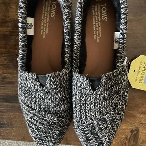 Toms Women’s black/white sweater knit